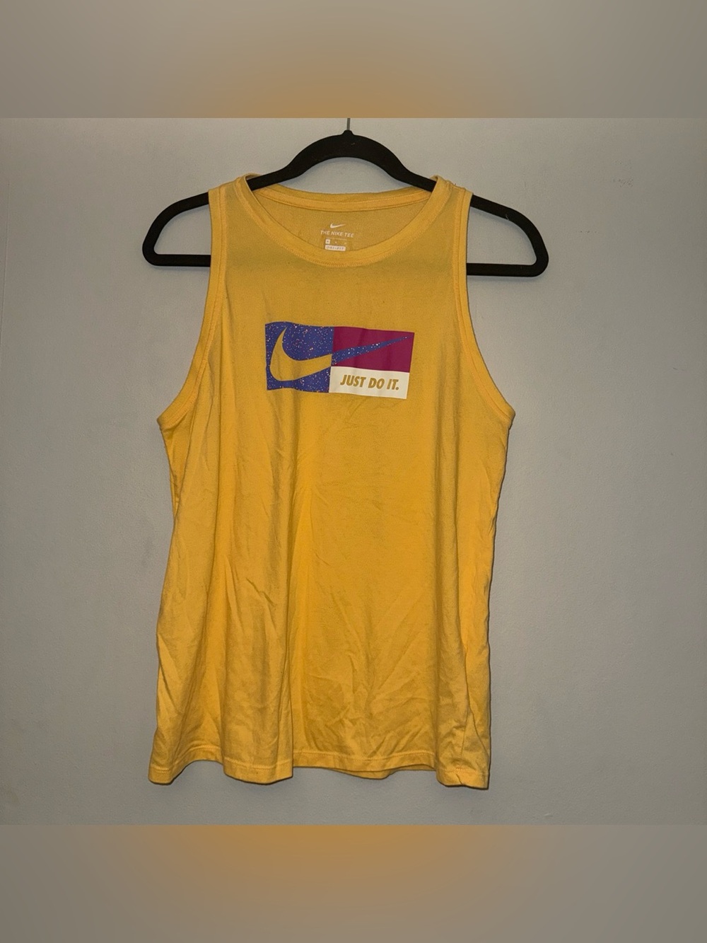 NIKE women’s yellow tank top sz M ✨